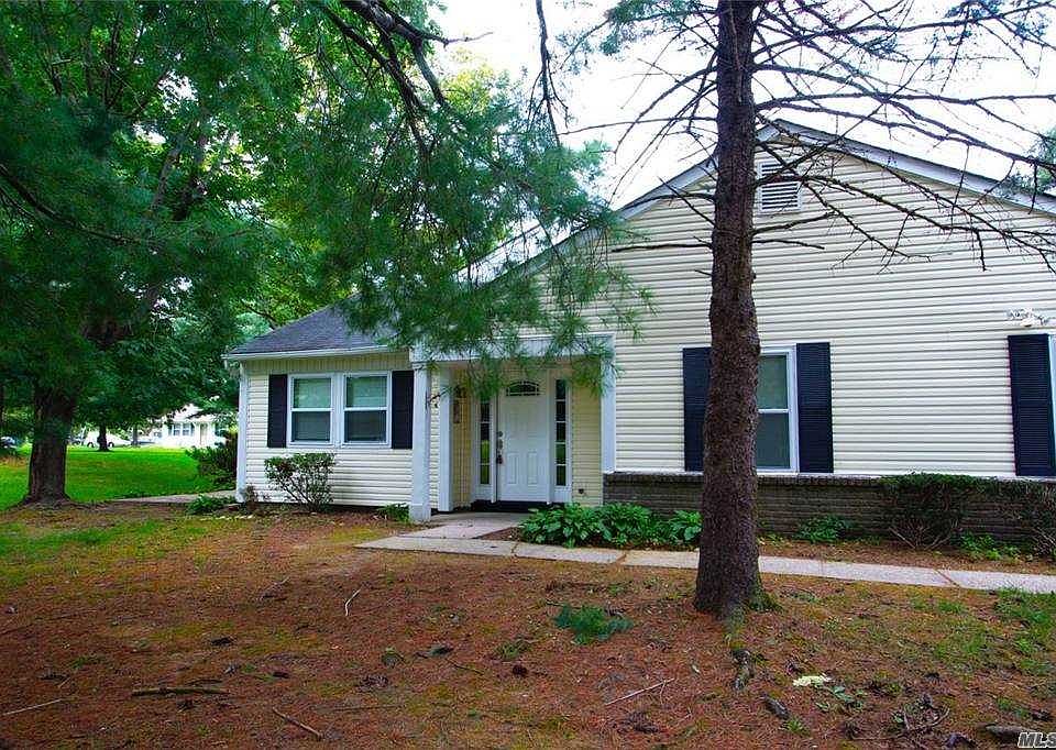 1st image of 5 Petersburg Ct