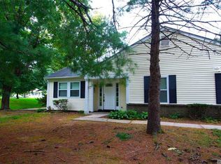 5 Petersburg Ct, Coram, NY 11727