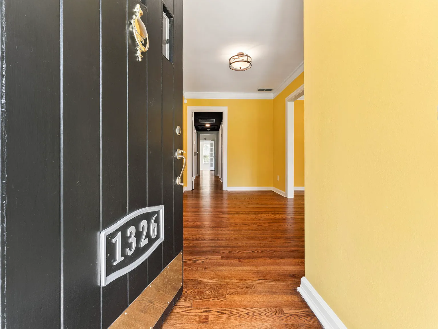 3 bed, 1948 sqft, $3,495 — Photo 3