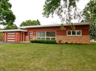2218 Colfax Ave, Glenview, IL