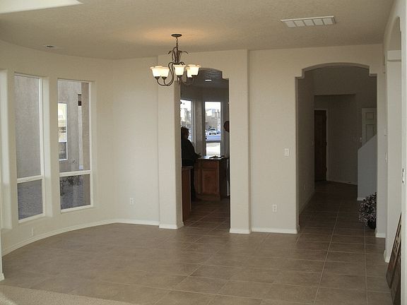 Dining, kitch and entry view