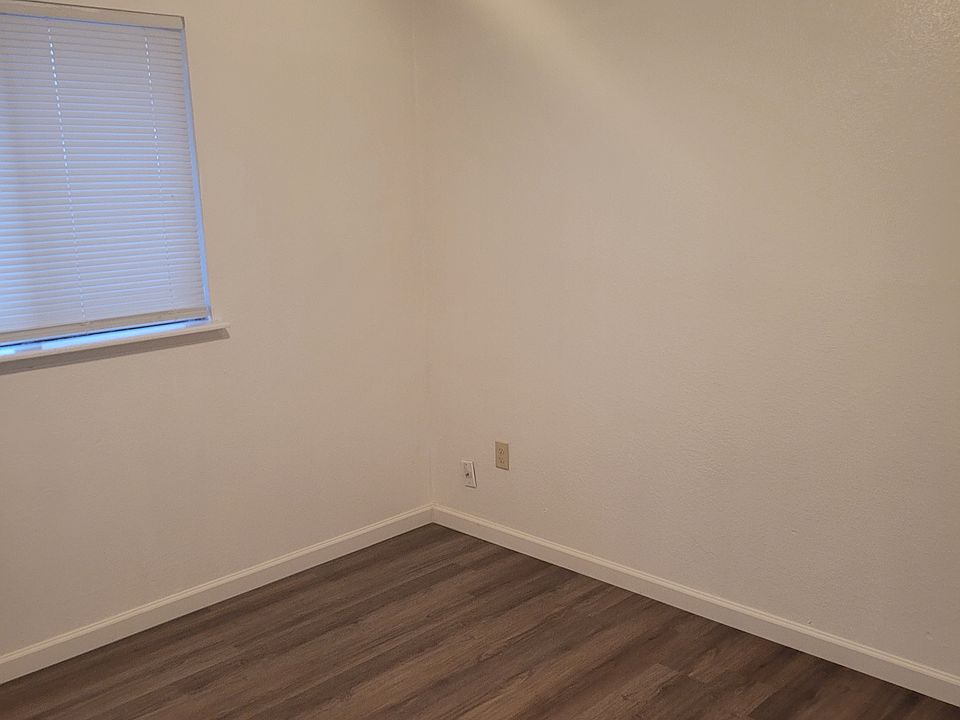 1st image of 619 E Lacrosse Ave