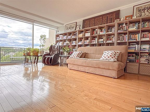 4th image of 3 Horizon Rd #816