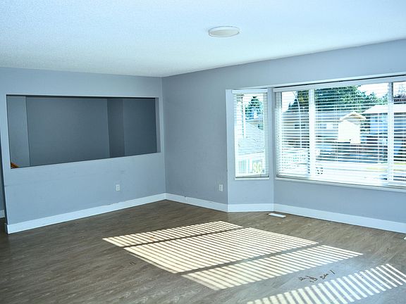 5th image of 9402 Prince Charles Blvd