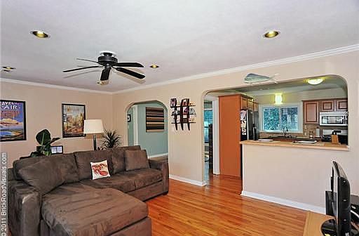 2nd image of 7 E Trenton Blvd