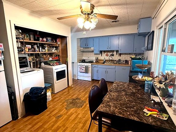 4th image of 216 Linden Ave