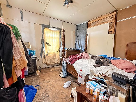 5th image of 401 Vernon St