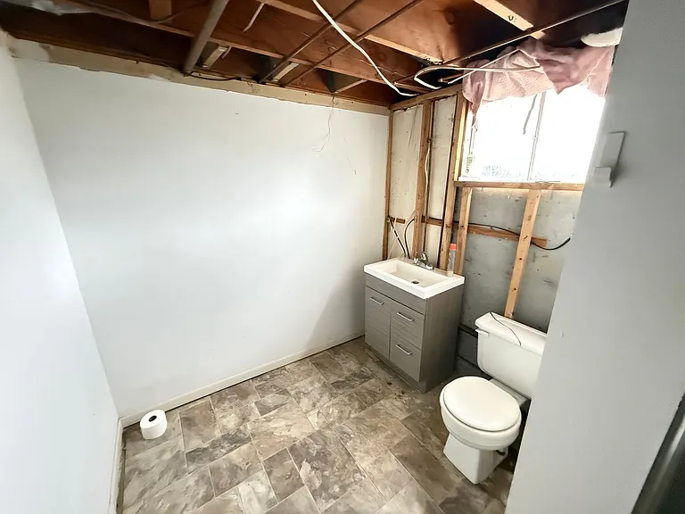 211 Bourn Ave — Photo 19