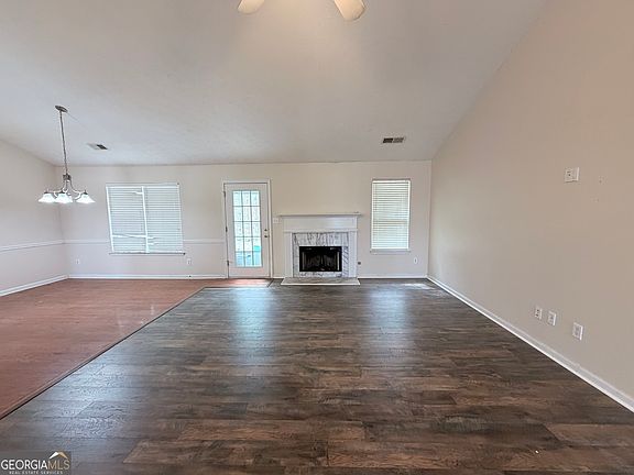 3rd image of 1725 Heatherton Rd