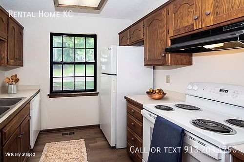 4th image of 4813 Woodward St