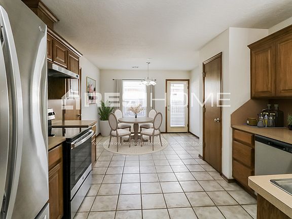 3rd image of 3009 Weymouth Way