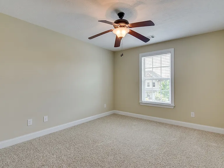 5458 Everlook Cir — Photo 33