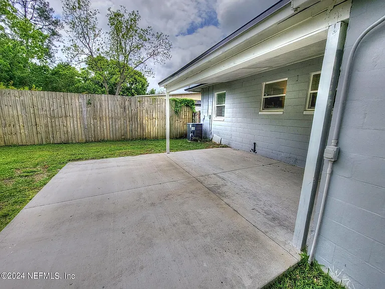 3919 Skycrest Dr — Photo 24