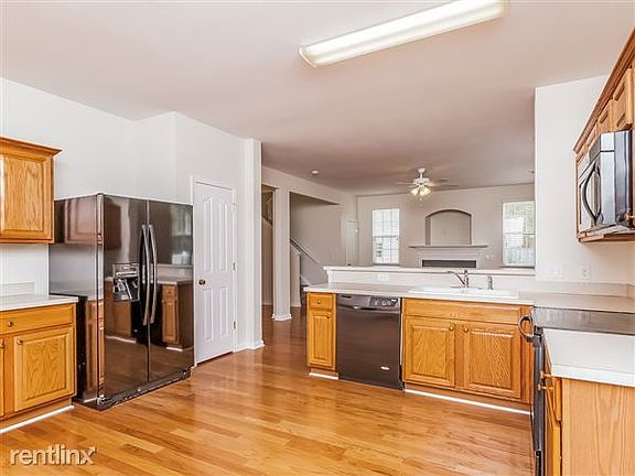 06-Kitchen-2222867-medium4x3