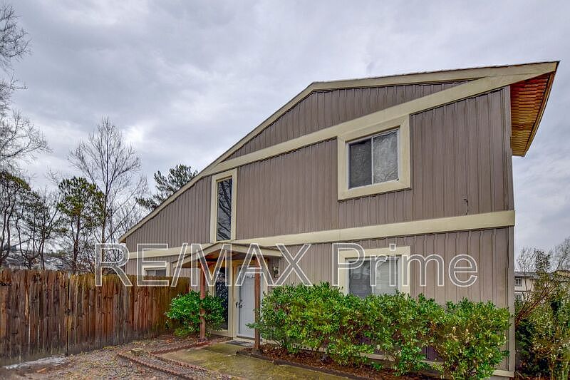 1st image of 700 Alder Cir