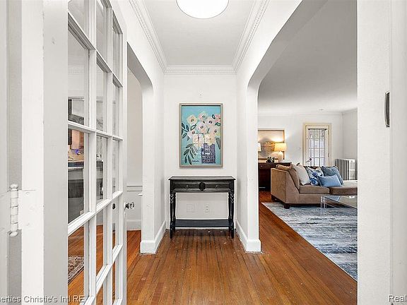 4th image of 285 McMillan Rd