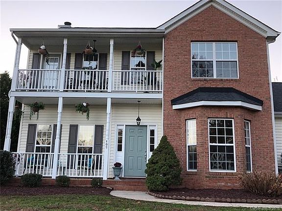 2nd image of 107 Currituck Ct