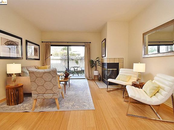 3rd image of 63 Shoreline Ct