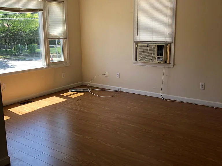 539A Admiral St #1 — Photo 8