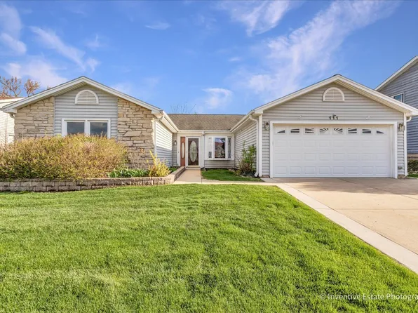 111 Brookside Dr, Glendale Heights, IL 60139