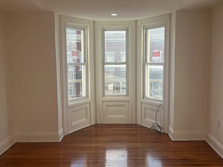 1117 Hampton Pl #2 — Photo 3