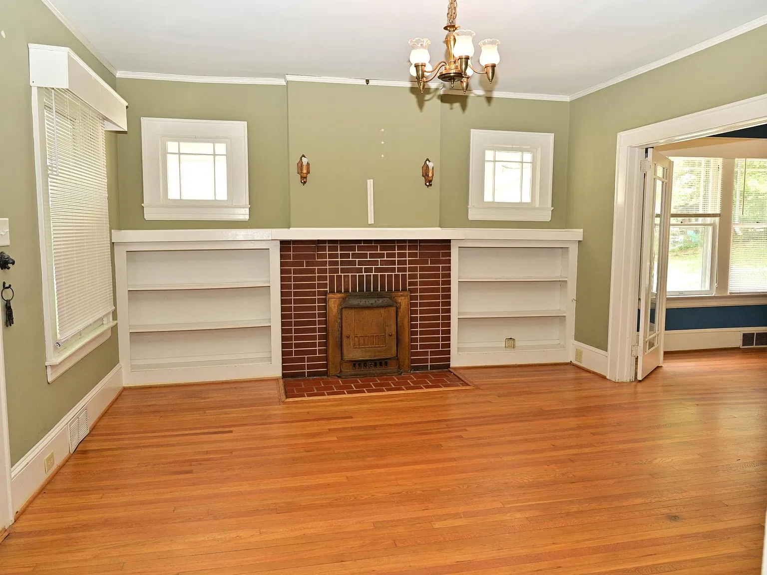 941 Hutton Street — Photo 2