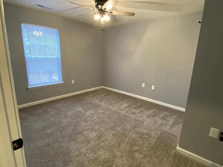 3 Bedroom 3 Bathroom Apartments, perfect for Roommates! — Photo 12