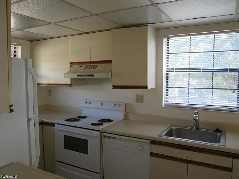 5355 Treetops Dr #S-201 — Photo 2