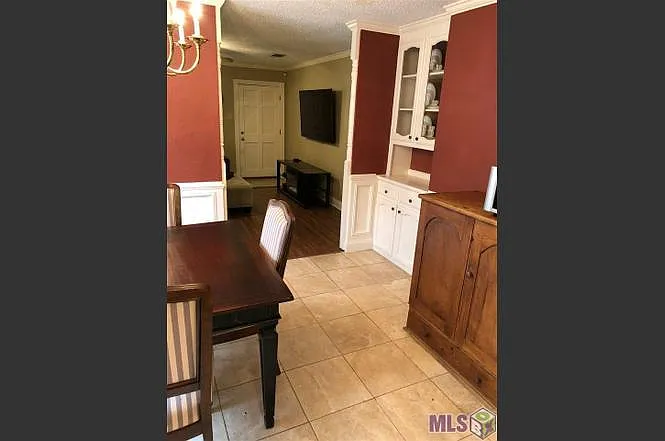 8585 Barnett Dr — Photo 10