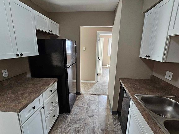5th image of 1049 S Main St #223