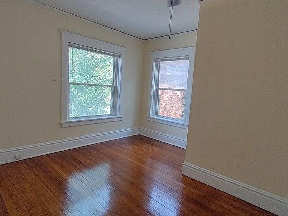 5th image of 3721 Southwest Trfy APT 1