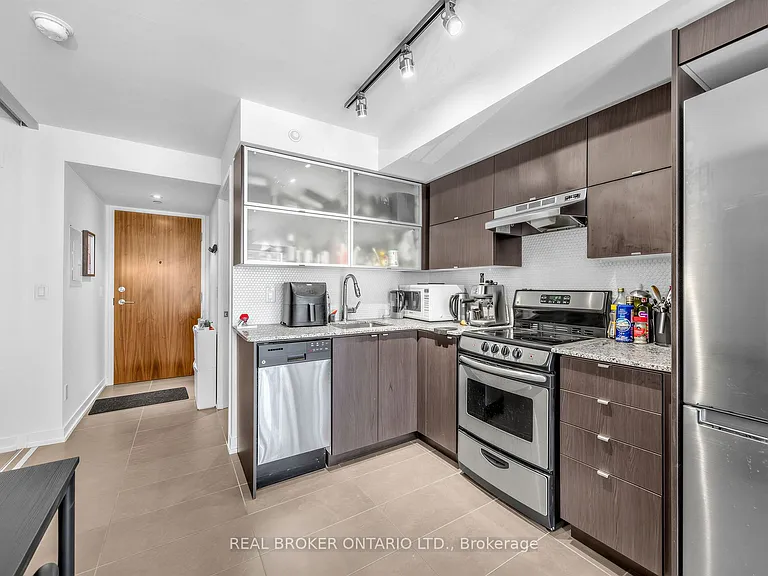 170 Fort York Blvd #407 — Photo 18