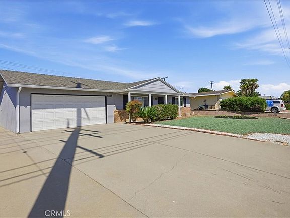 3rd image of 28547 Murrieta Rd