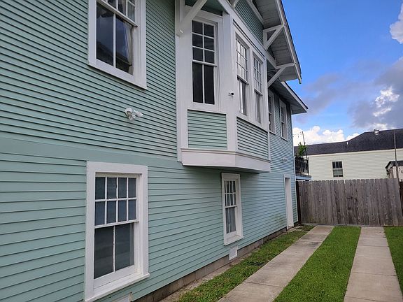 3rd image of 2600 Marengo St