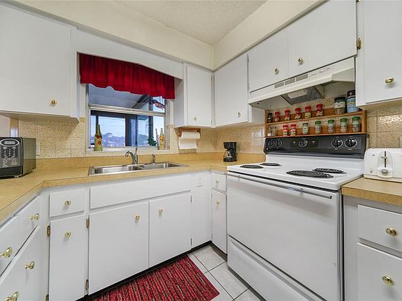 5th image of 22519 Utica Ave