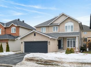 68 Polo Ln, Ottawa, ON K2M 2Y4
