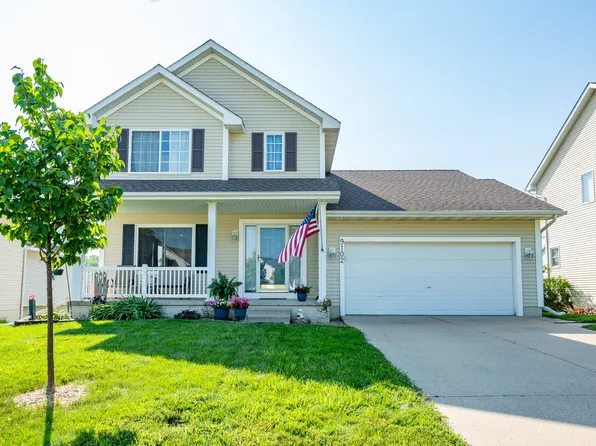 9102 NW Windsor Dr, Johnston, IA 50131