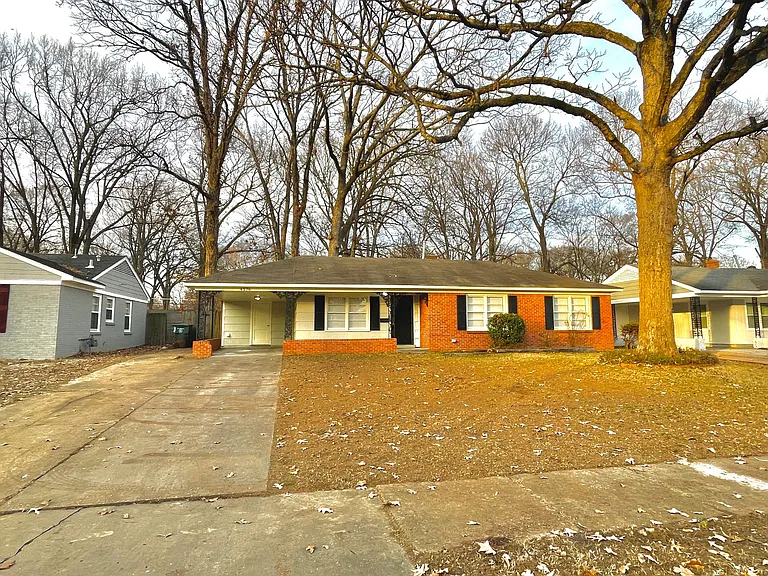 4576 Willow Rd — Photo 1