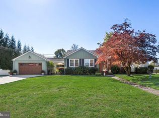 546 S Forklanding Rd, Maple Shade, NJ 08052