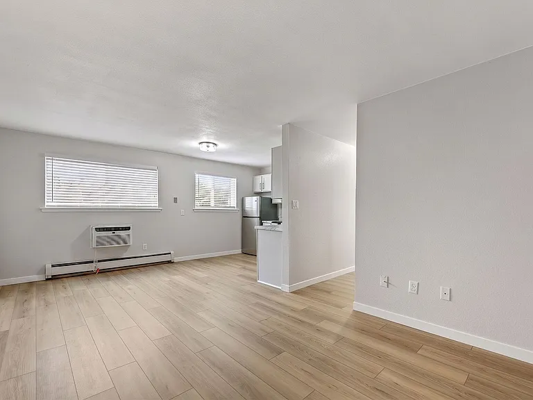 Hawk Point Apartments — Photo 14