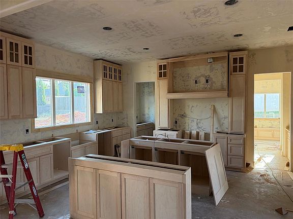 5th image of 3109 Basanova Dr