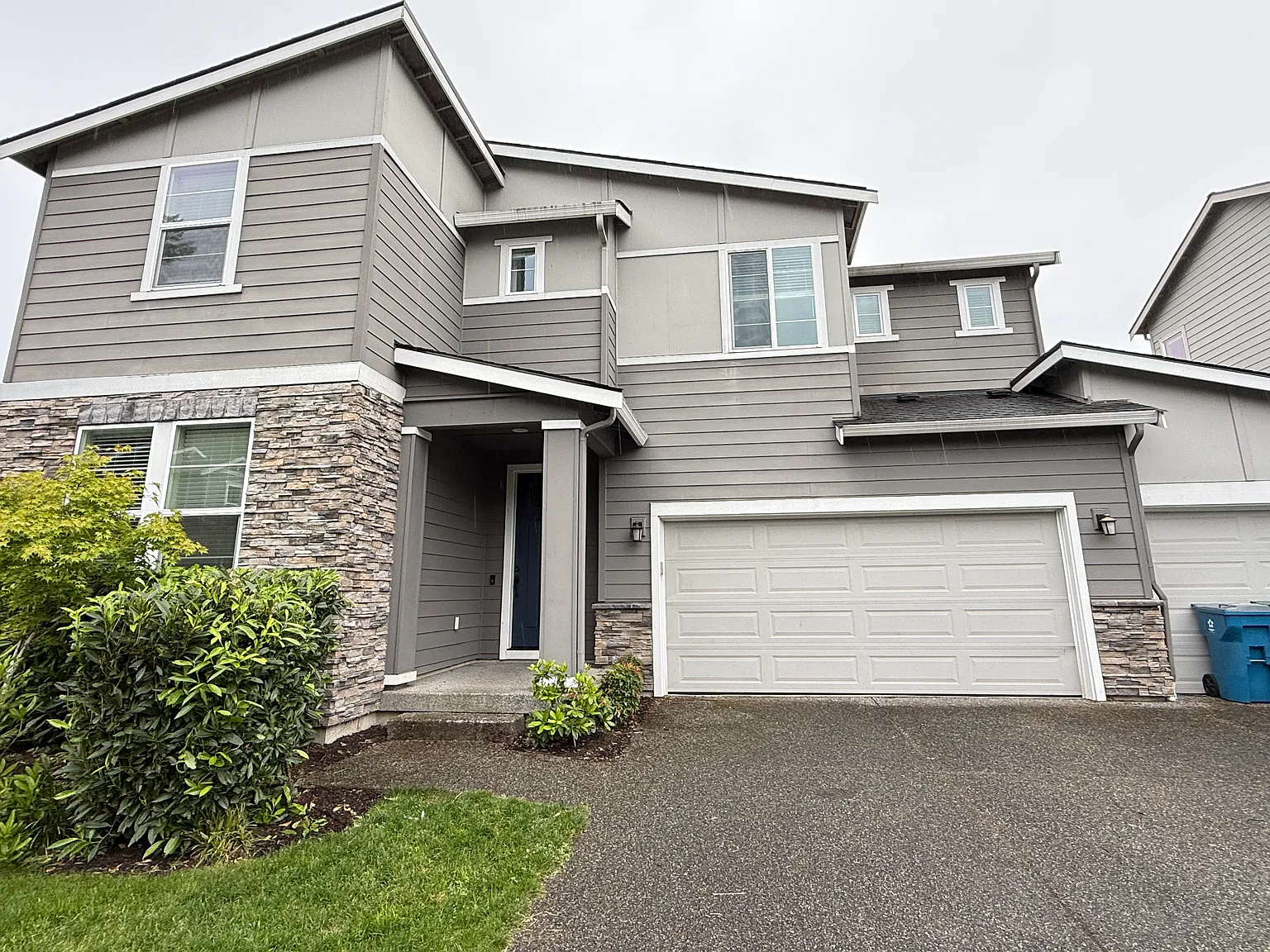 4 bed, 2.5 bath, 2832 sqft, $3,950 — Photo 1