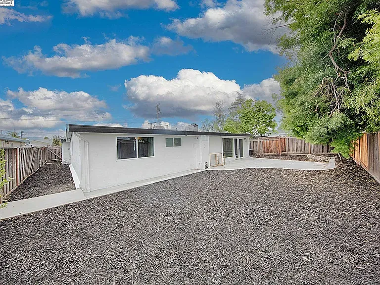 4771 Hazelwood Ave — Photo 21