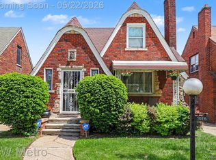 9116 Meyers Rd, Detroit, MI 48228