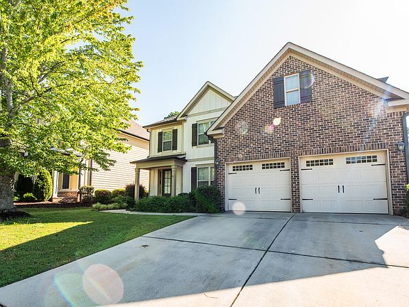 3rd image of 222 Sunbury Dr