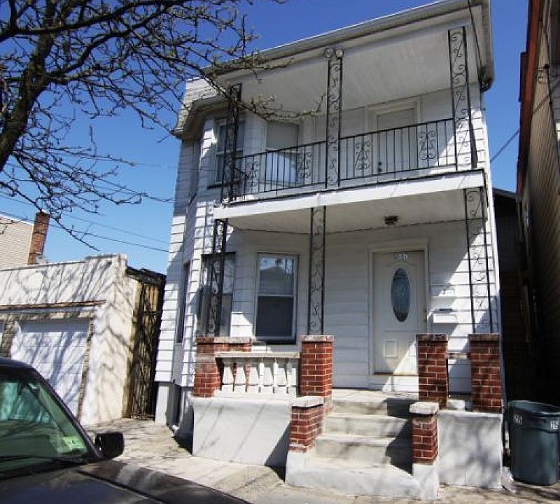 1st image of 215 Parker St