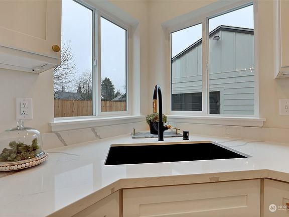2nd image of 765 Polk Street S