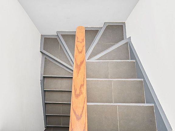5th image of 802 Sterling Pl #Gf