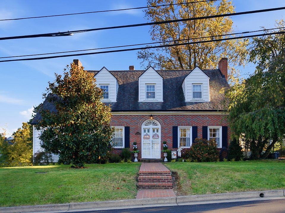 1st image of 8 Winn St