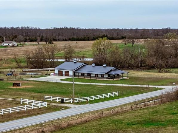 690 SW T Hwy, Holden, MO 64040